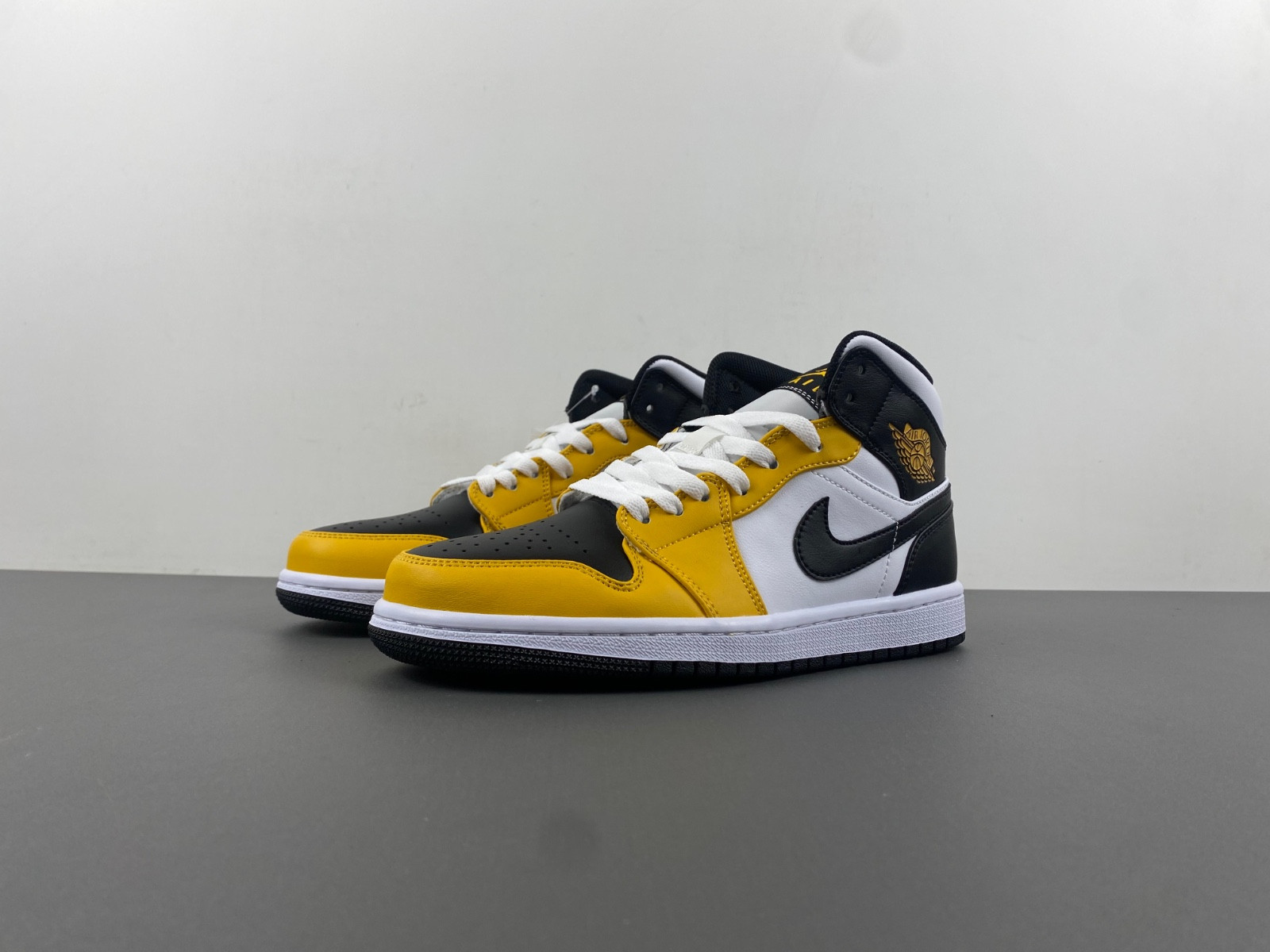 air jordan 1 mid yellow ochre dq8426-701