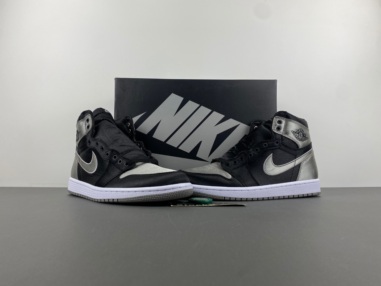 Air Jordan 1 High OG WMNS “Satin Shadow” FD4810-010