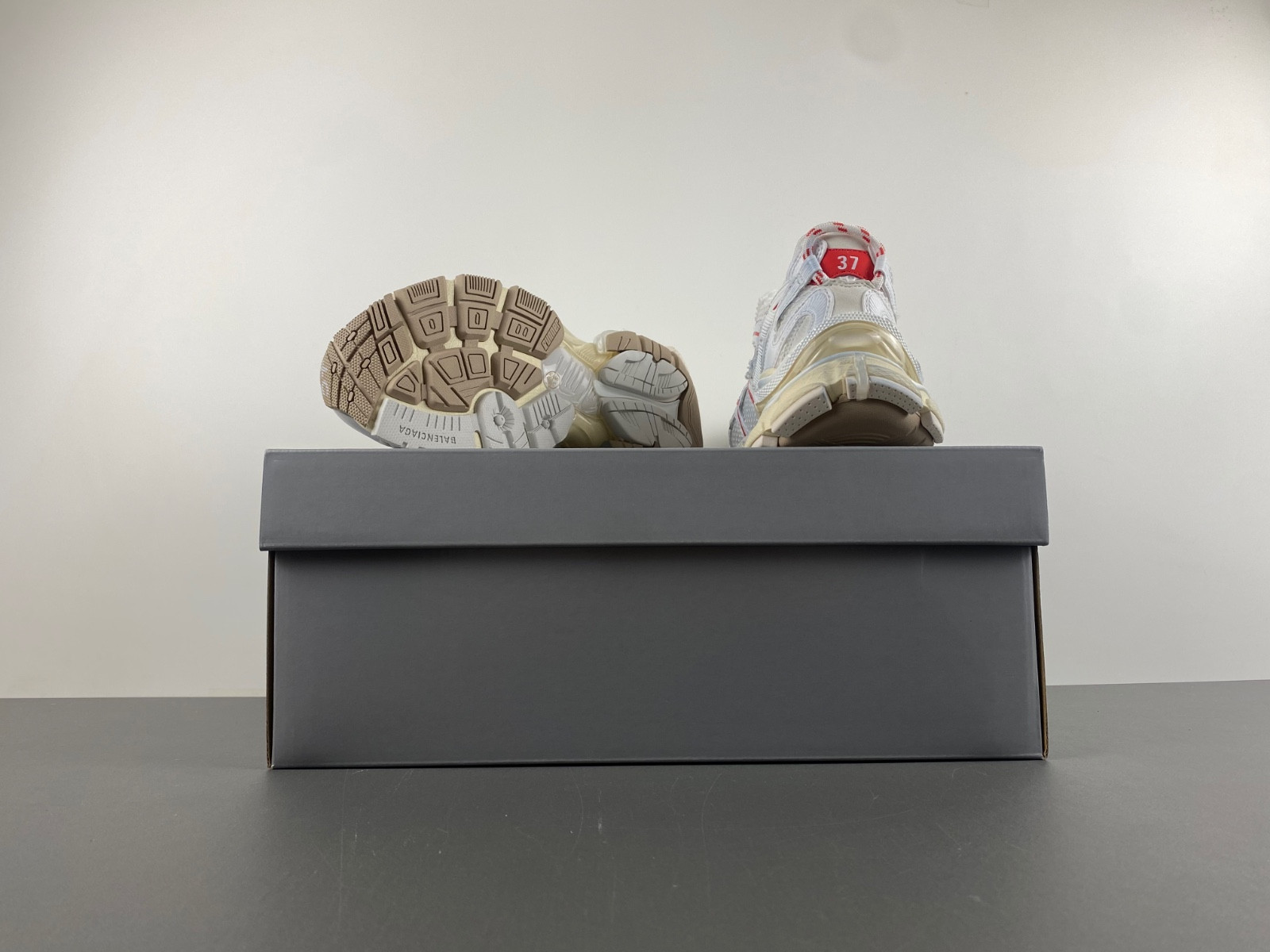 Ba*len*cia*ga runner sneaker