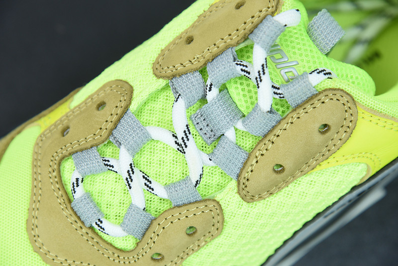 bc triple s trainer 536737 w09o3 1801