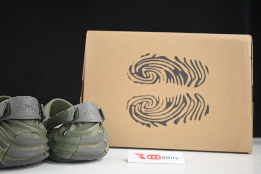 Cr*0*s pollex clog by salehe bembury cucumber 207393-309