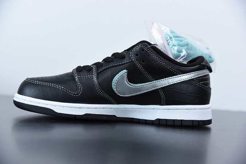 nike sb dunk low black x Di*m*nd s*pply x co bv1310-001