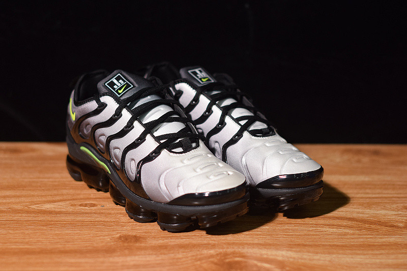 nike air vapormax plus "neon 95" 924453-009