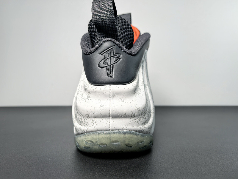 TEKKEN 8 x Nike Air Foamposite One “Jin Kazama” HF6367-001