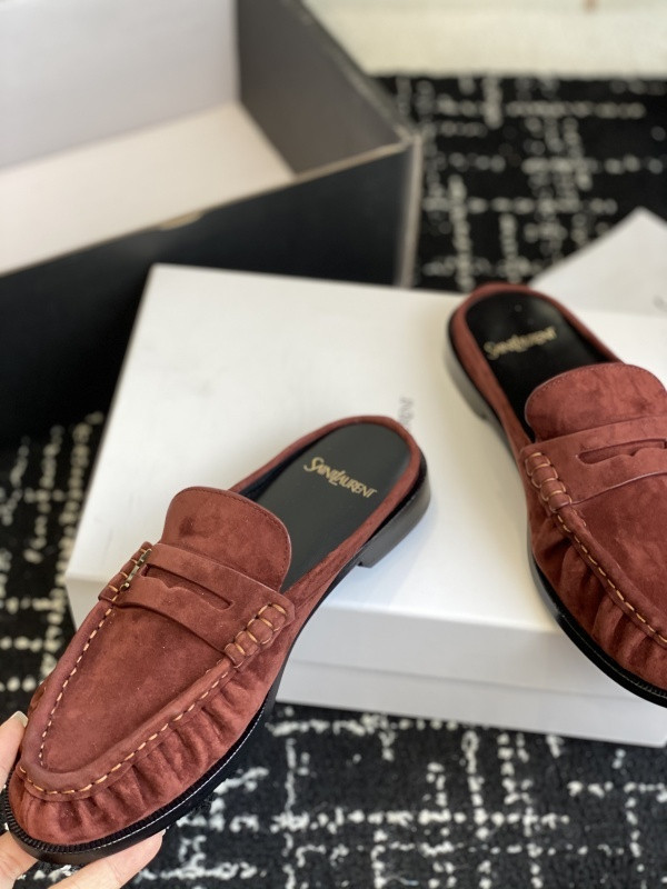 SAINT LAURENT Sneaker