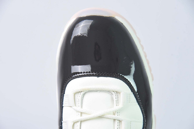 air jordan 11 wmns "neapolitan" ar0715-101