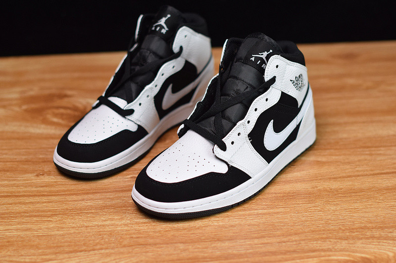 air jordan 1 mid white black 554724-113