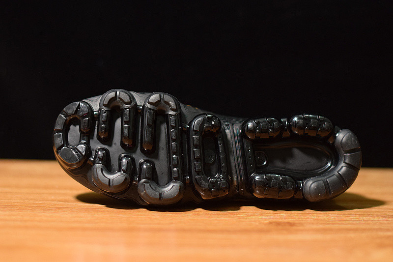 nike air vapormax flyknit 2 black dark grey 942842-012