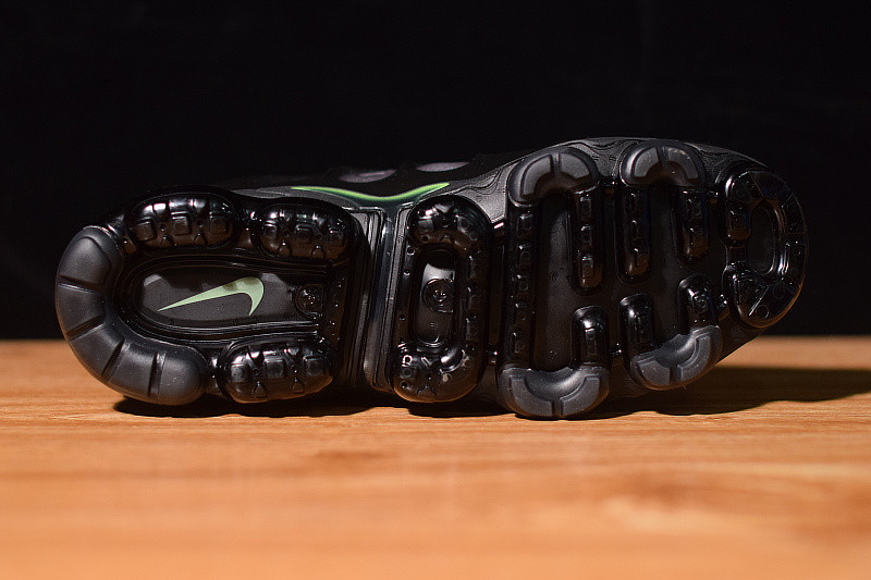 nike air vapormax plus "neon 95" 924453-009