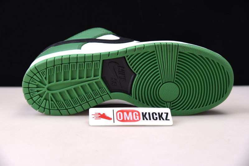 nike sb dunk low “classic green” bq6817-302